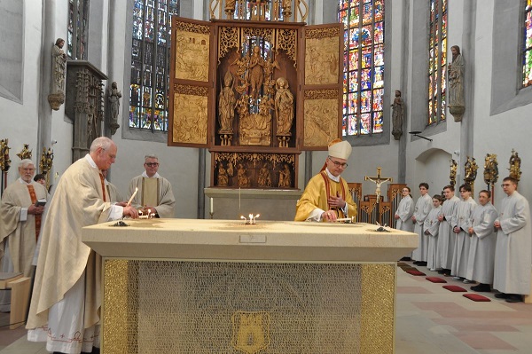 Altarweihe in Münnerstadt: Rückkehr in die renovierte Kirche Sankt Maria Magdalena