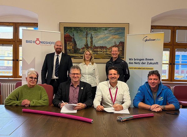 Vertragsunterzeichnung: Der Glasfaser-Ausbau in den Ortsgebieten von Bad Königshofen, Sulzfeld und Sulzdorf an der Lederhecke geht weiter