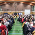 „Wir lassen uns verzaubern“: Weihnachtsfeier der Sennfelder Lebenshilfe-Werkstatt in der Frankenhalle