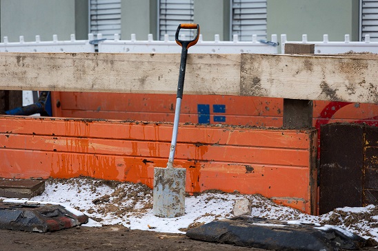 Jobs für 930 Bauarbeiter in Schweinfurt sind „winterfest“: Bei Frost und Schnee sollen Firmen Saison-Kurzarbeitergeld nutzen