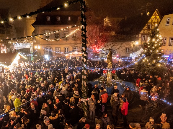 Nostalgischer Volkacher Winterzauber 2026: Sechs Live-Musik-Konzerte, Spaß für die ganze Familie, Rathaussturm, Kulinarische Genüsse