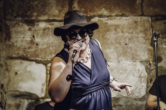 Hanuta Gonzales und „Die Brunzhummlblöda Blunzn Boys“ bringen den Kulturboden Hallstadt zum Rocken