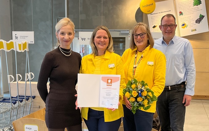 IKEA Würzburg wurde erneut mit dem Qualitätszeichen „Generationenfreundliches Einkaufen“ ausgezeichnet