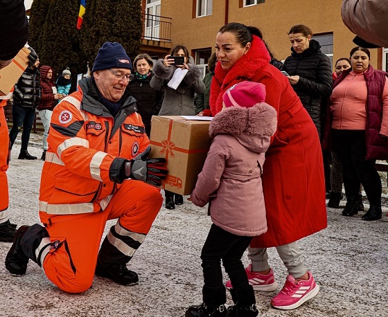 „Es war eine großartige, gemeinsame Leistung!“: Die Pakete des Johanniter-Weihnachtstruckers wurden in den Zielländern verteilt