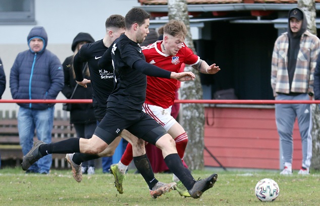 Landesligist DJK Dampfach meldet drei Neuzugänge und verlängert mit dem Trainerteam