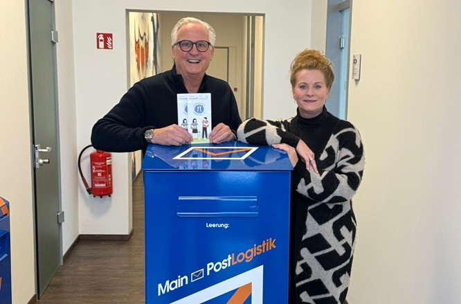Die Main-Post-Logistik GmbH übernahm auch 2025 wieder das Versenden der Weihnachtskarten für die Freunde der Schweinfurter Kindertafel