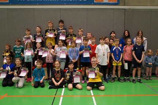 Weg vom Handy, ran an den Ball: 50 Kinder nahmen am Talentsichtungs-Wettbewerb des DTTB beim Bundesligisten TSV Bad Königshofen teil