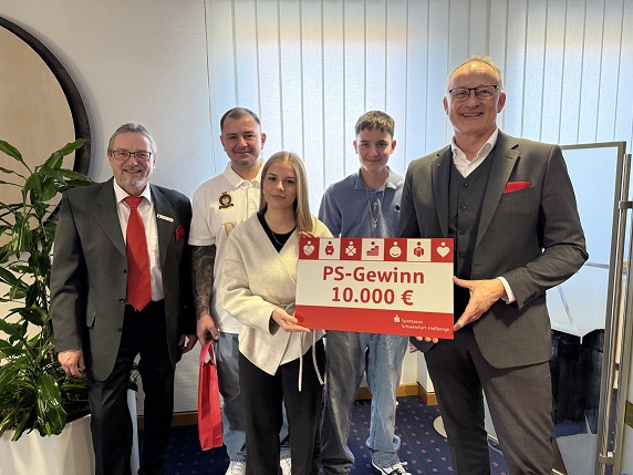 Glück für Damian Gratz aus Sennfeld: 10.000 Euro Hauptpreis beim „PS-Sparen & Gewinnen“