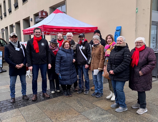 Haustürbesuche und Neujahrstreff am Deutschhof: OB-Kandidat Ralf Hofmann ist von Tür zu Tür unterwegs