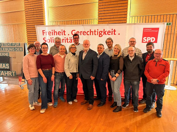 1000 Euro für den guten Zweck: SPD spendet Standgebühren des Flohmarkts und den Erlös aus dem Kuchenverkauf