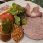 Fahr mal hin und kehr mal ein: In Weiher bei der Brauerei Kundmüller kann man sich zu Brotzeiten richtig gut Stärk´ antrinken