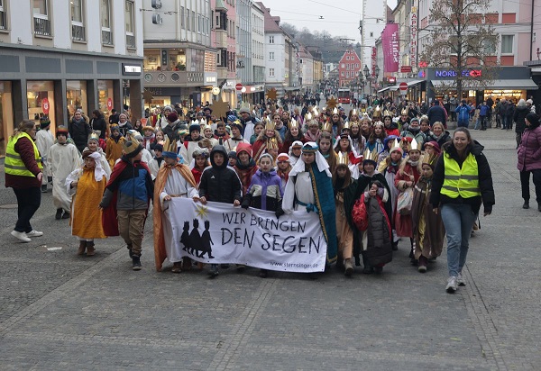 Spiele, Spaß und ein großes Danke: Diözesanes Dankeschönfest für Sternsingergruppen aus dem Bistum Würzburg