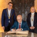 Städte im Austausch: Hamburgs Erster Bürgermeister Dr. Peter Tschentscher war zu Gast in Würzburg