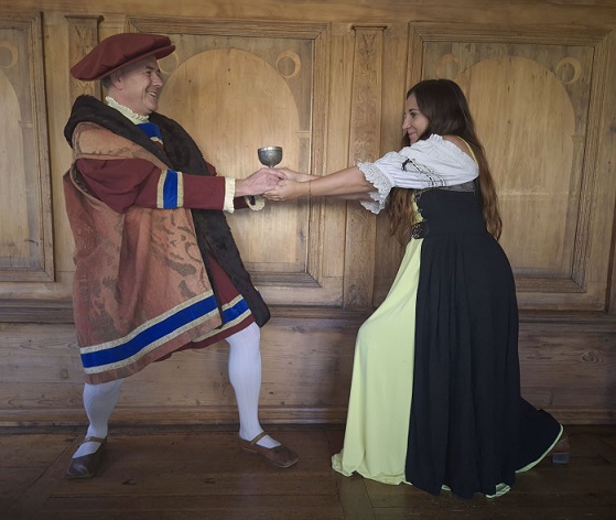 Wenn das Kätherle den Hofrat trifft: Besondere Stadtführung in Kitzingen am Valentinstag