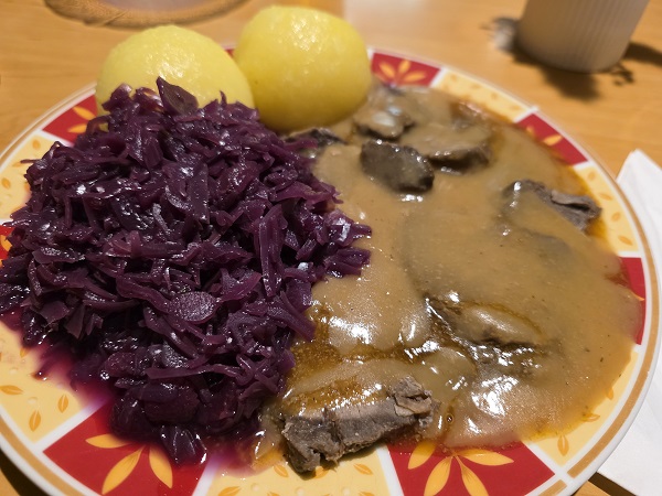 Essen wie Gott in Franken: Sauerbraten in Schnackenwerth mal wieder in der klassischen Version