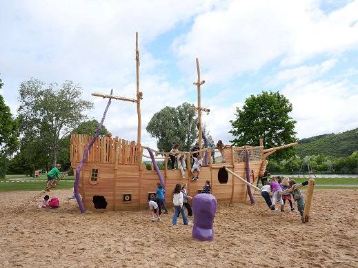 Piraten, Wälder und Radwege: Zweckverband Erholungs- und Wandergebiet investiert weiter in Freizeitangebote im Landkreis Würzburg