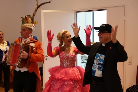 Prinzessin Stephanie und die Karnevalsgesellschaft Elferrat zu Gast im Bischofshaus