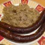 Essen wie Gott in Franken: Brodwörschd mit Sauerkraut bei Anja und Anton in Schnackenwerth