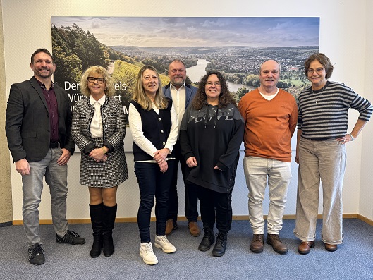 Dank für bis zu 50 Jahre im öffentlichen Dienst: Ehrung langjähriger MitarbeiterInnen am Landratsamt Würzburg