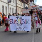 Der Gaudiwurm in Ebern in den Haßbergen: Das letzte Krankenhaus-Personal war dabei und der gesamte Lidl – VIELE FOTOS & FILM!