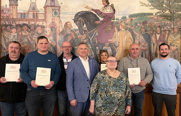 Verdiente Beschäftigte der Stadt und der Verwaltungsgemeinschaft Volkach gewürdigt: Dank und Anerkennung für jahrzehntelangen Einsatz