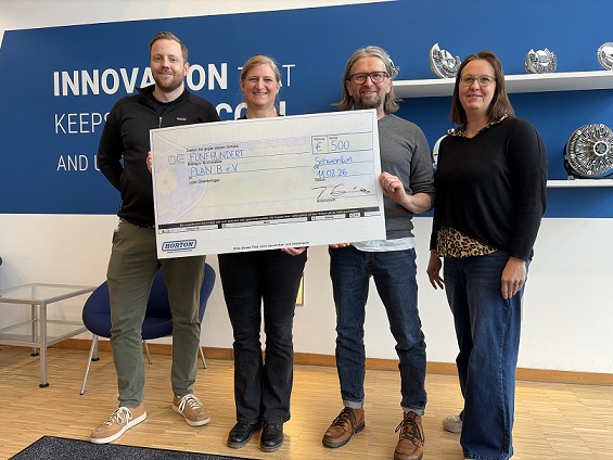 Regelmäßige Spendenaktion: Mitarbeitende von Horton Europe unterstützen Plan B e.V. in Schweinfurt mit 500 Euro