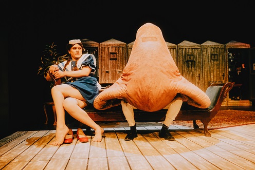 „Kafkas Erzählungen“ bei den 40. Bayerischen Theatertagen in Regensburg – und danach im ETA Hoffmann Theater