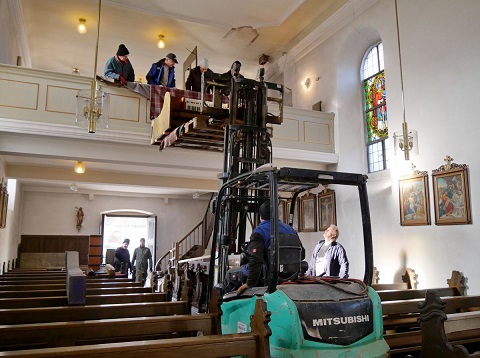 Hausen wagt die Rettung seiner Orgel: Pfarrei Sankt Wolfgang entscheidet sich bewusst für die Restaurierung des historischen Instruments