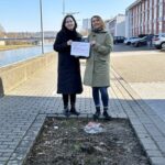 Wird die Maininsel attraktiver und grüner? „Natur statt Beton“-Initiatorinnen Schneider und Klotzek spenden 1.000 €
