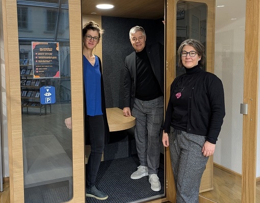 Konzentration und Kommunikation: Alles ist möglich und erwünscht in der Stadtbücherei mit ihrem neuen Rückzugsort