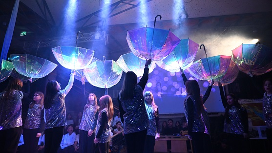 Light your shadow – irgendwas bleibt: So war das grandiose Musical der Sportmittelschule Gochsheim