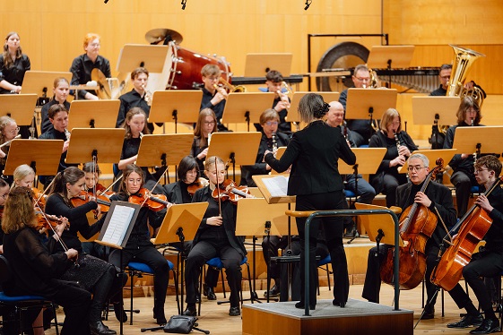 Würzburg und Olomouc musizieren gemeinsam beim Sinfonieorchester der Sing- und Musikschule Würzburg und pflegen den Austausch der Partnerregionen