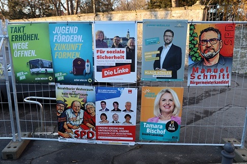 Hinweis der Polizei: Das Beschädigen und Zerstören von Wahlplakaten ist eine Straftat