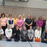 Selbstverteidigungskurs für Frauen: Gefahrensituationen erkennen, sich behaupten und körperlich dagegen zur Wehr setzen.