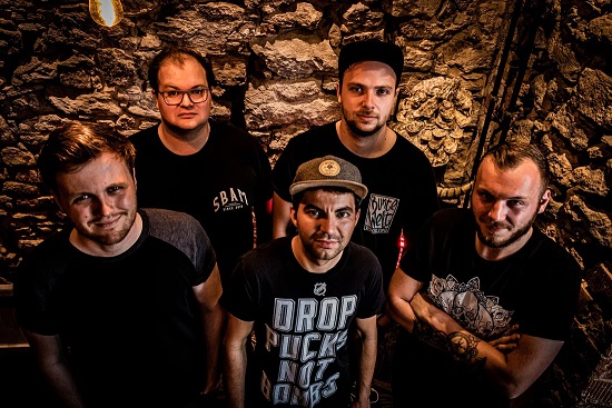 Das Programm des Stattbahnhofs im April: Drei Meter Feldweg, ein bisschen Megadrom und kein Bock auf Nazis