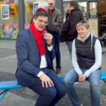 Infostände, Schweinfurt-Bank und Haustürbesuche: Oberbürgermeister-Kandidat Ralf Hofmann und sein Team bleiben im Gespräch mit den BürgerInnen