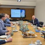 Erfolgsmodell soll nach Gespräch mit Bildungsministerin Anna Stolz weiterlaufen: Landkreis Würzburg will vertiefte Berufsorientierung für Mittelschüler auch 2026/27 anbieten