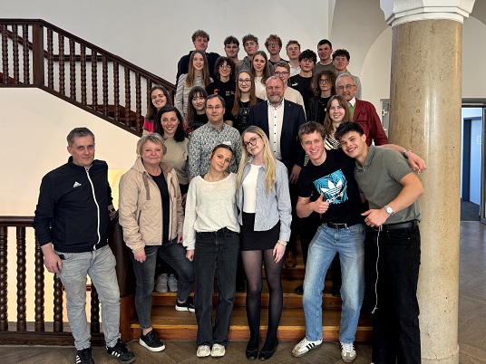Tschechische und deutsche Schüler zu Besuch im Landratsamt Würzburg: Austauschprojekt fördert Begegnung und europäische Verständigung