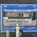 Neuer griechischer Foodtruck auf dem Haßfurter Marktplatz bereichert das kulinarische Angebot