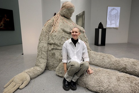 Glucke oder Rabe: Was ist eine Mutter? Ausstellung „Mythos Mutter. Mutterwerden zwischen Ideal und Realität“ im Museum am Dom