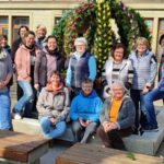 Die Jahreszeit der Eier hat begonnen: Osterkrone am Rathausbrunnen bereichert Grettstadt