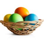 Die AOK warnt vor Zuckerfallen im Osternest und rät zu Hühner- statt Schoko-Eiern