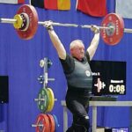 Bei der Deutschen Masters Meisterschaft 2026 in Riesa holt sich Gewichtheber Thomas Walz den Titel