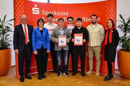 Planspiel Börse 2025/26: AvH gehört erneut mit zwei Teams zu den Gewinnern mit Platz 2. und 3. im Nachhaltigkeitswettbewerb