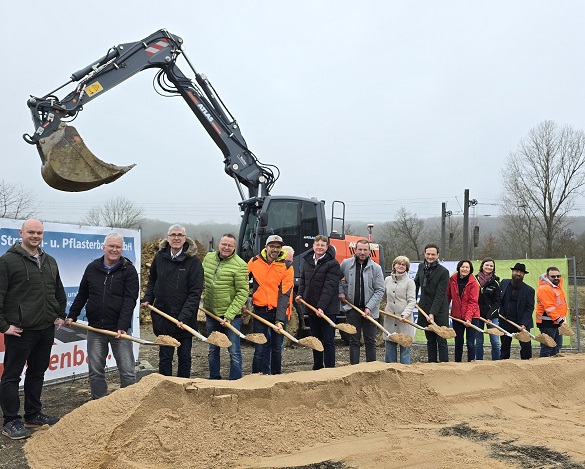 Erweiterte Entsorgungsmöglichkeiten: Spatenstich für Bau einer Wertstoff-Annahmestelle in Schonungen