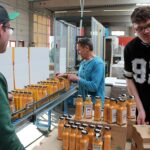 Ein Tag im Job der anderen: Arbeitsplatztausch in Sennfelder Lebenshilfe-Werkstatt stärkt Teamgeist und Blick fürs Ganze