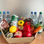 Gut vorbereitet im Alltag dank der „Cleveren Kiste“: Ausstellung zur Ernährungsnotfallvorsorge im Landratsamt eröffnet