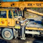 Autokran verunglückt auf der A3 bei Schlüsselfeld: Fahrer schwer verletzt, aufwändige Bergung