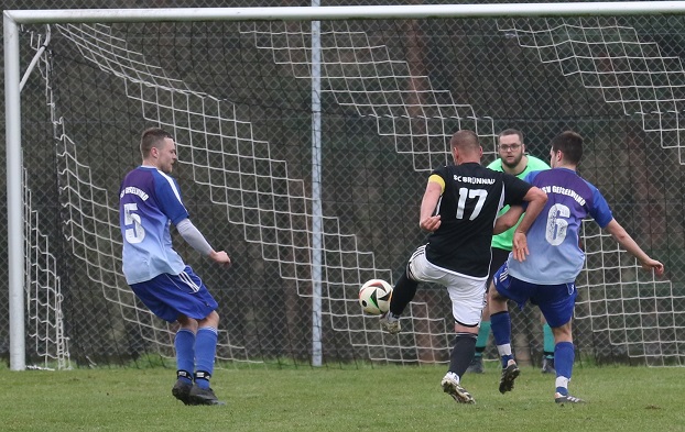 Nichts war´s mit der Meisterschaft: Der SC Brünnau vertagt vorerst die Geiselwinder Aufstiegsfeier – MIT VIELEN FOTOS!