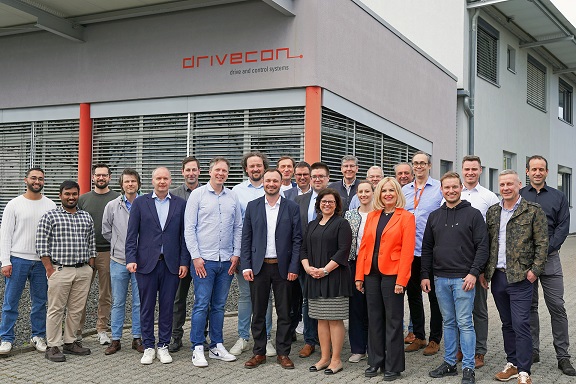 Neues Stifterunternehmen für das Technologietransferzentrum Kitzingen: DriveCon GmbH aus Dettelbach unterschreibt Stiftervertrag